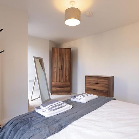 Southbank Leeds Apartment. New! With Free Parking المظهر الخارجي الصورة